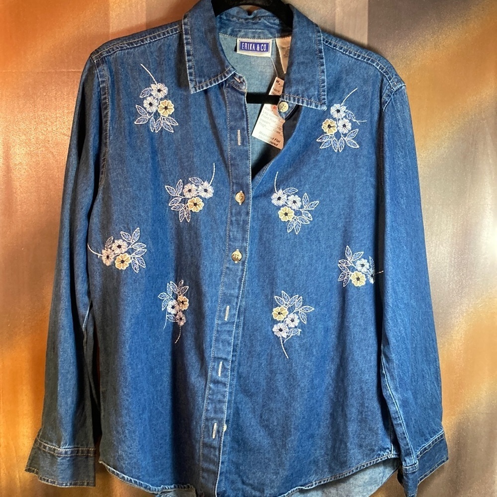 VINTAGE 90’s denim top with flowers size S Erika‎ & Co. 42” chest 130